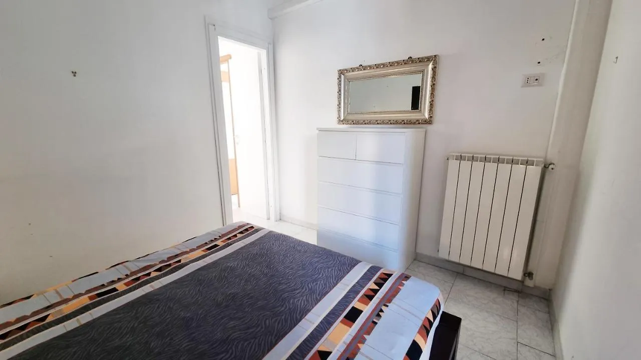 Casa Omar al Vomero Nápoles 0*,  Italia