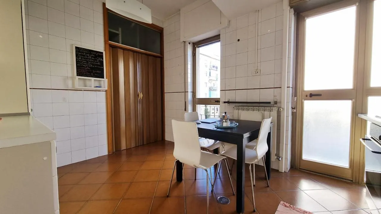 Casa Omar Al Vomero Naples Italy