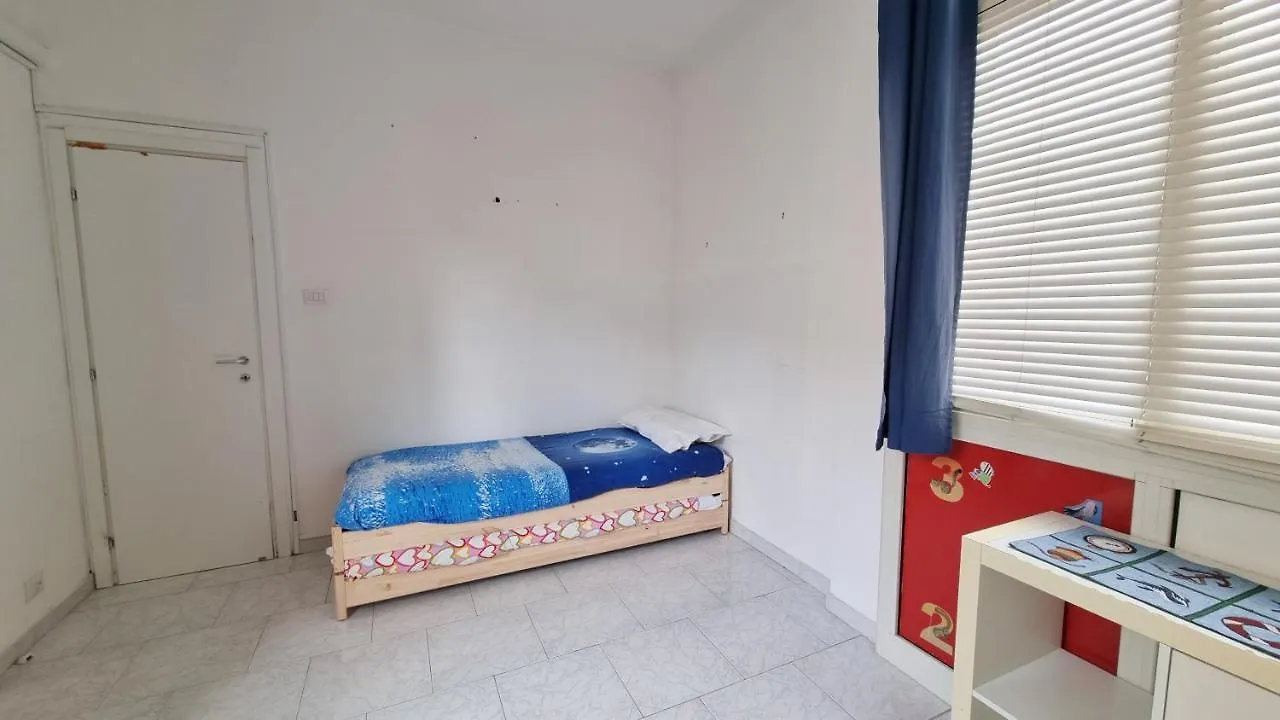 Casa Omar Al Vomero Naples Italy